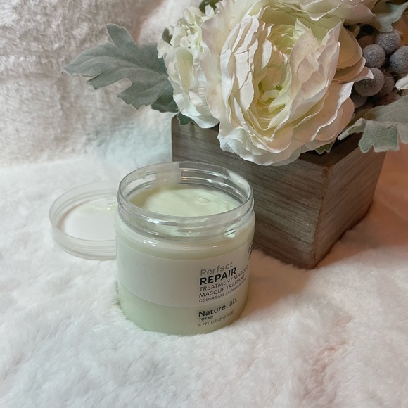 NatureLab Perfect Repair Treatment Masque - Picture 3 of 3
